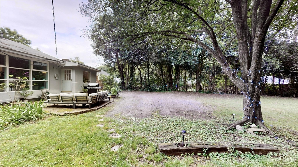 1136 E Woodlawn Road - Photo 24