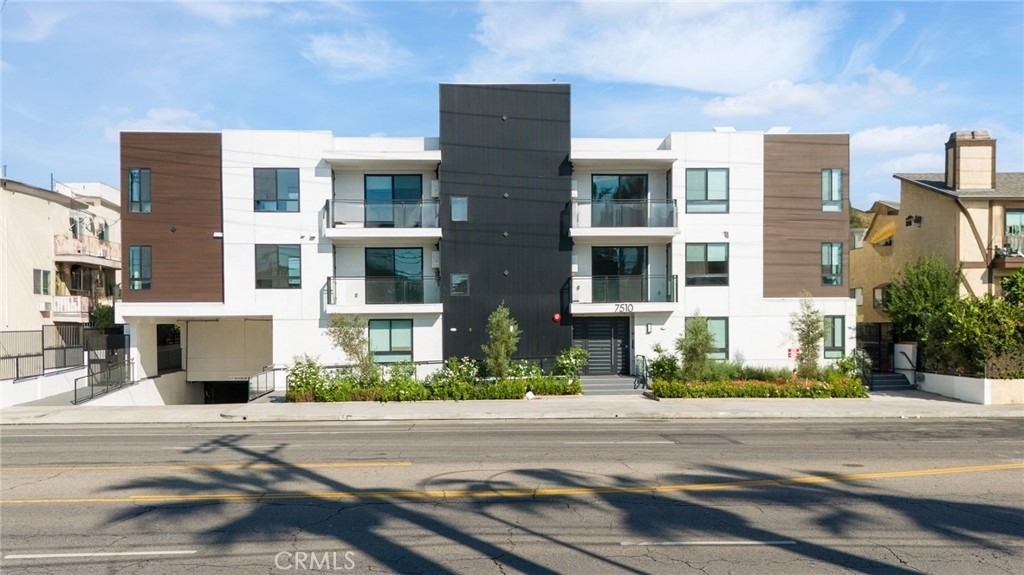7510 Sepulveda Boulevard - Photo 1