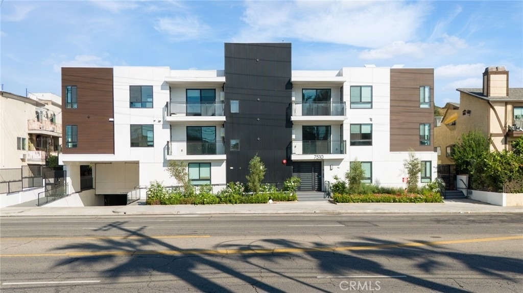 7510 Sepulveda Boulevard - Photo 1