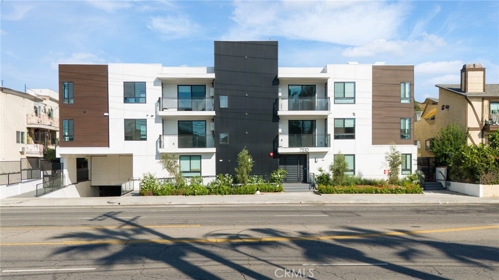 7510 Sepulveda Boulevard - Photo 1
