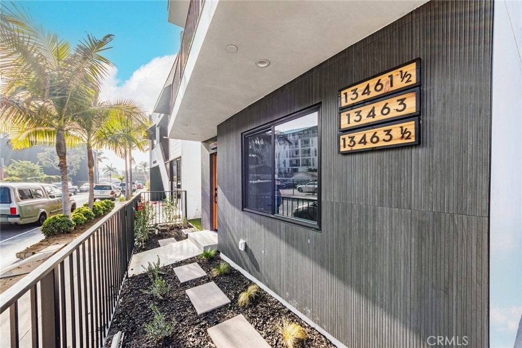 13461 Beach Avenue - Photo 2