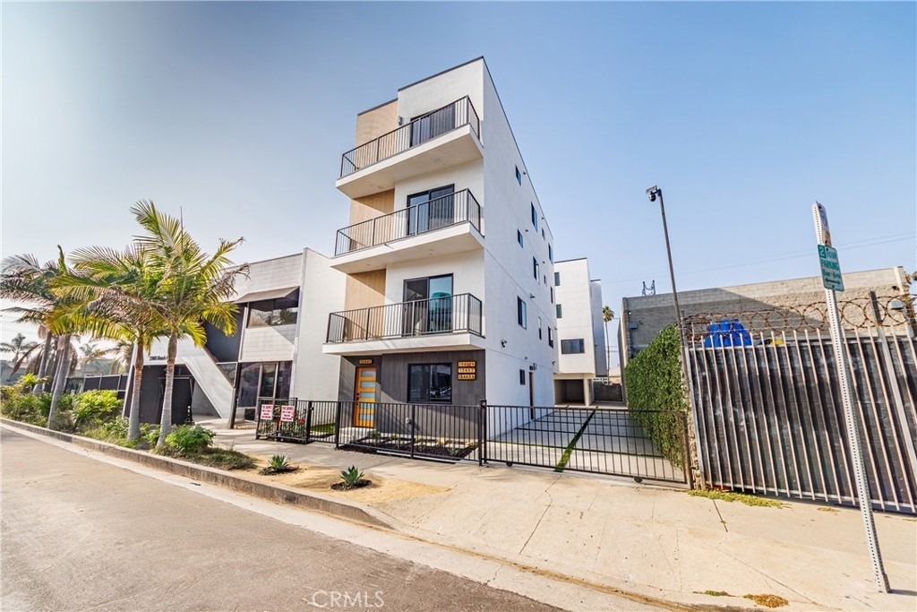 13461 Beach Avenue - Photo 0