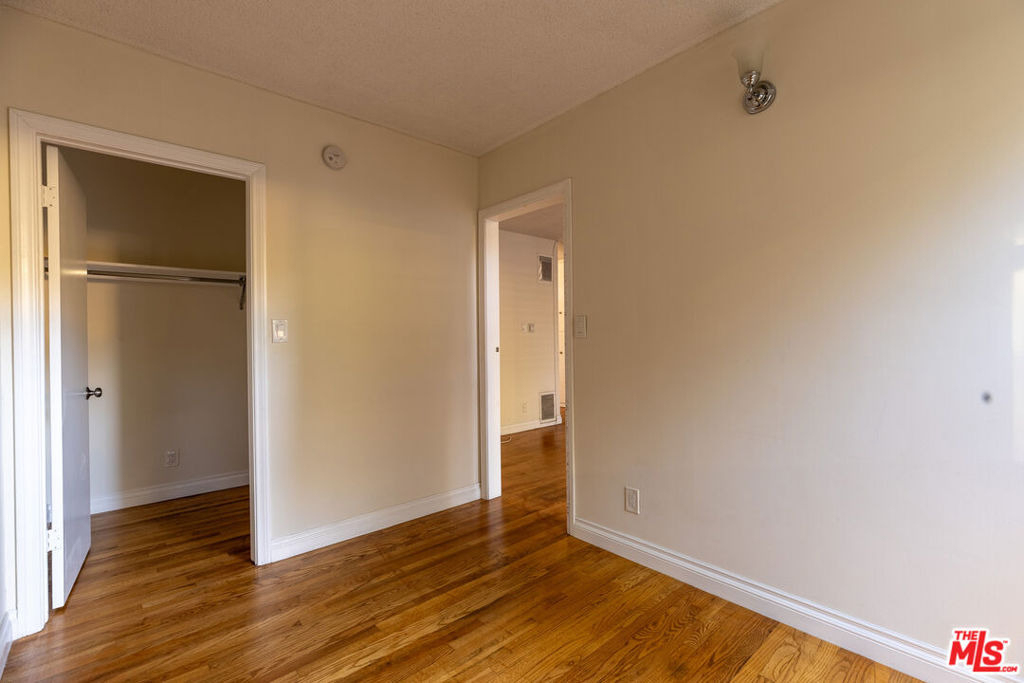 11133 Rose Avenue - Photo 11