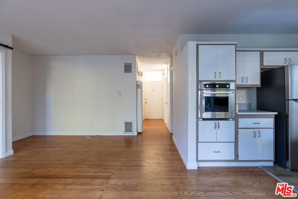 11133 Rose Avenue - Photo 5