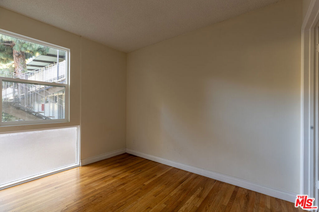 11133 Rose Avenue - Photo 10