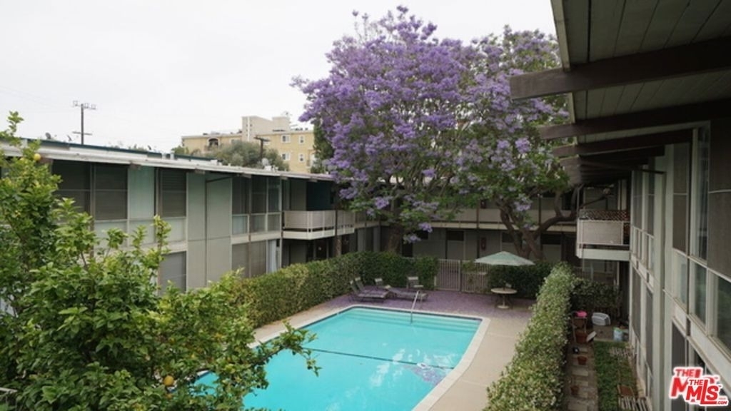11133 Rose Avenue - Photo 1