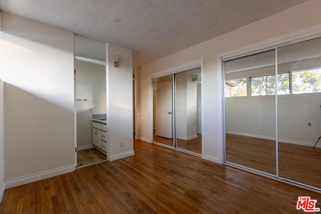 11133 Rose Avenue - Photo 15