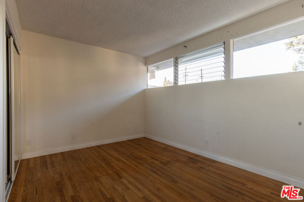 11133 Rose Avenue - Photo 14