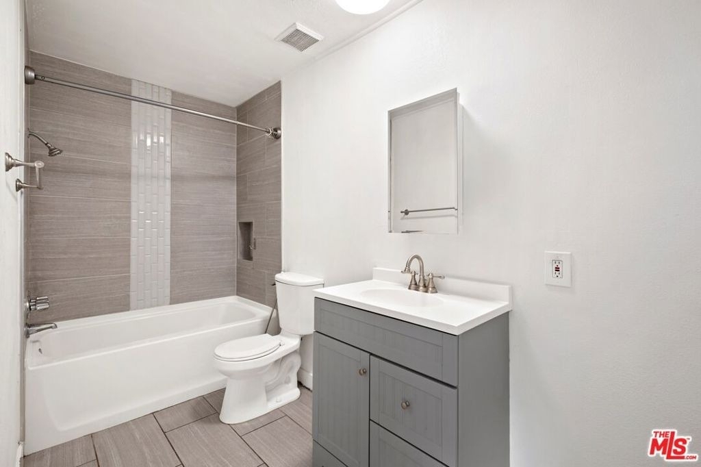 18530 Hatteras Street - Photo 9