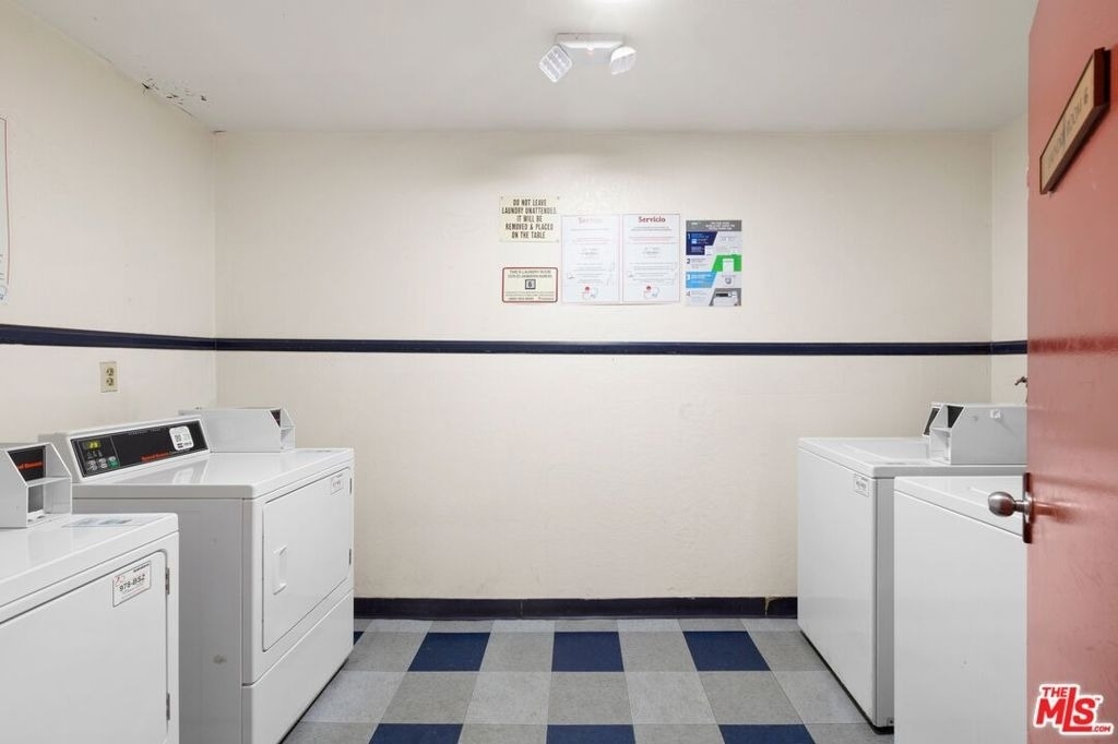 18530 Hatteras Street - Photo 11