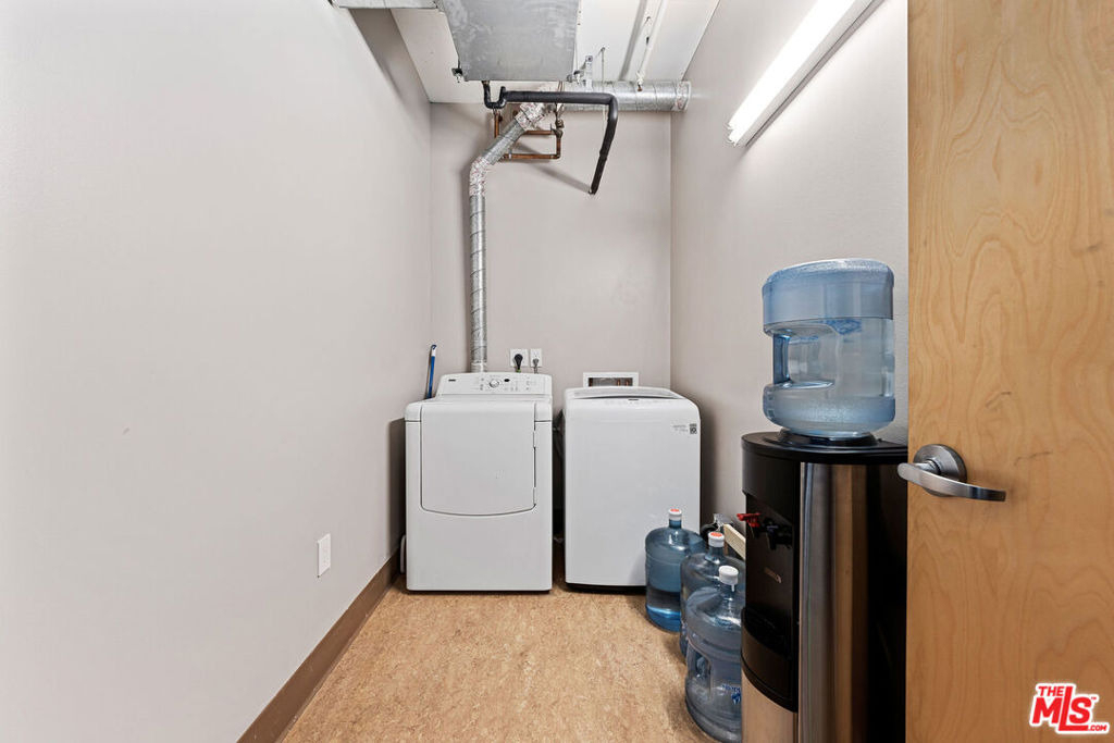 1111 S Grand Avenue - Photo 21