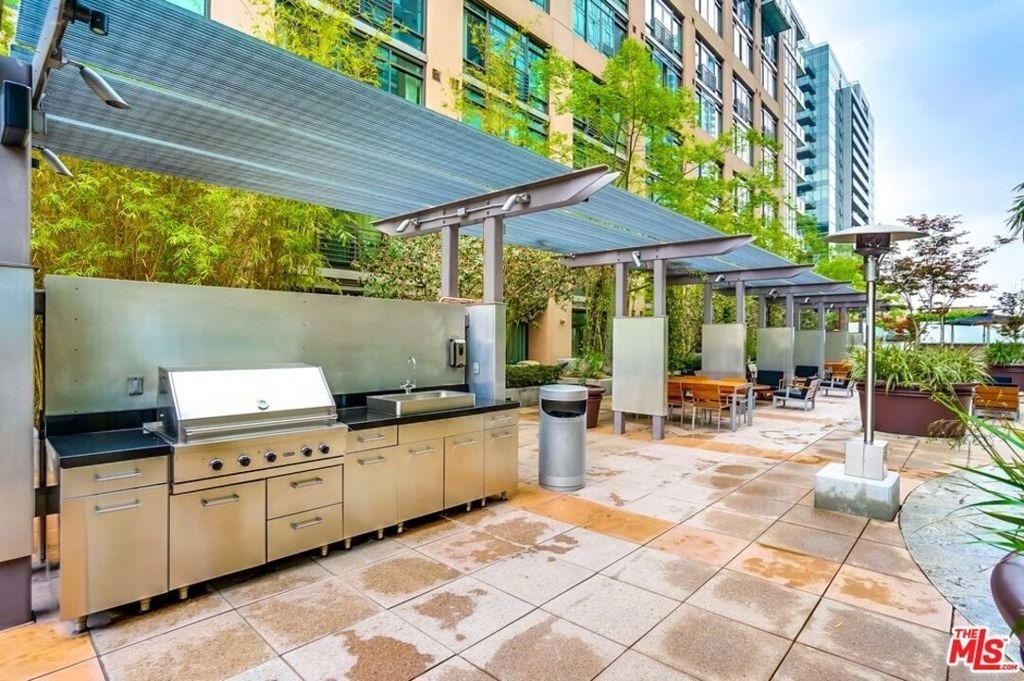 1111 S Grand Avenue - Photo 30