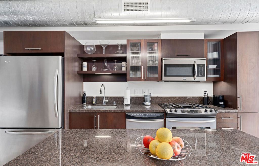 1111 S Grand Avenue - Photo 10