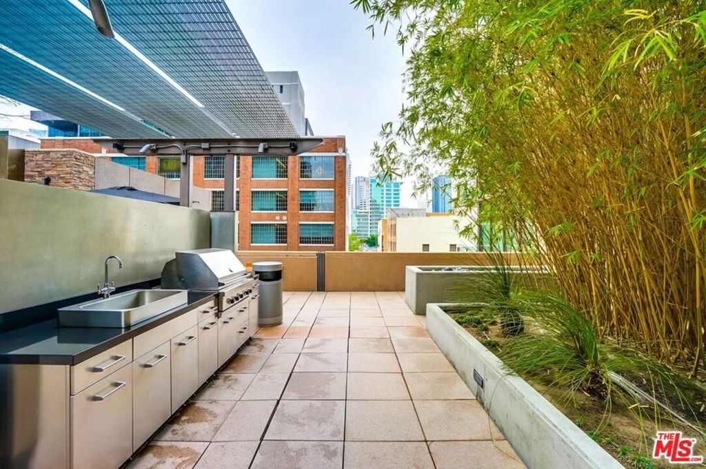 1111 S Grand Avenue - Photo 29