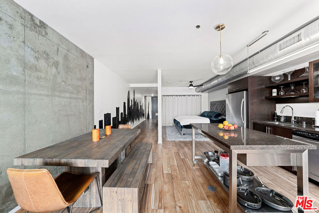 1111 S Grand Avenue - Photo 14