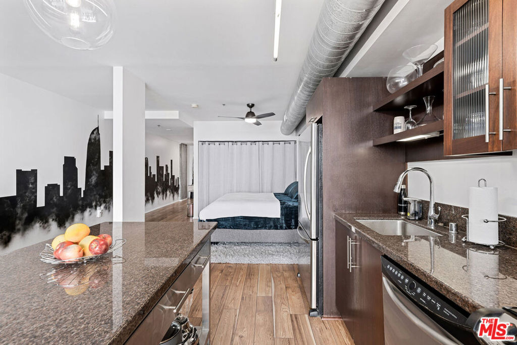 1111 S Grand Avenue - Photo 12
