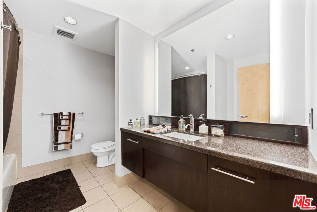 1111 S Grand Avenue - Photo 22
