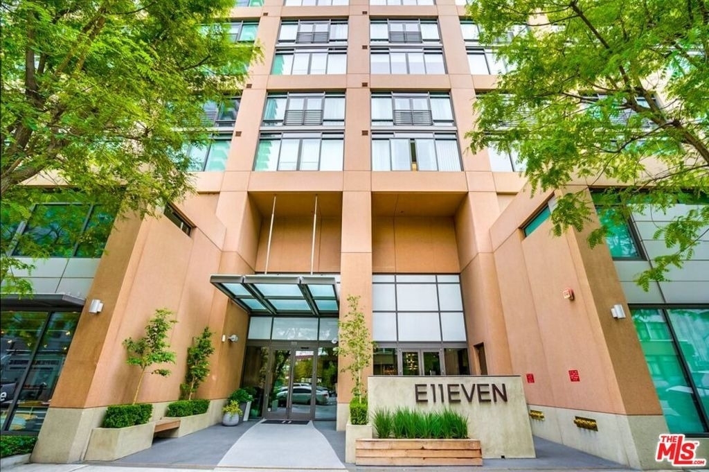 1111 S Grand Avenue - Photo 24
