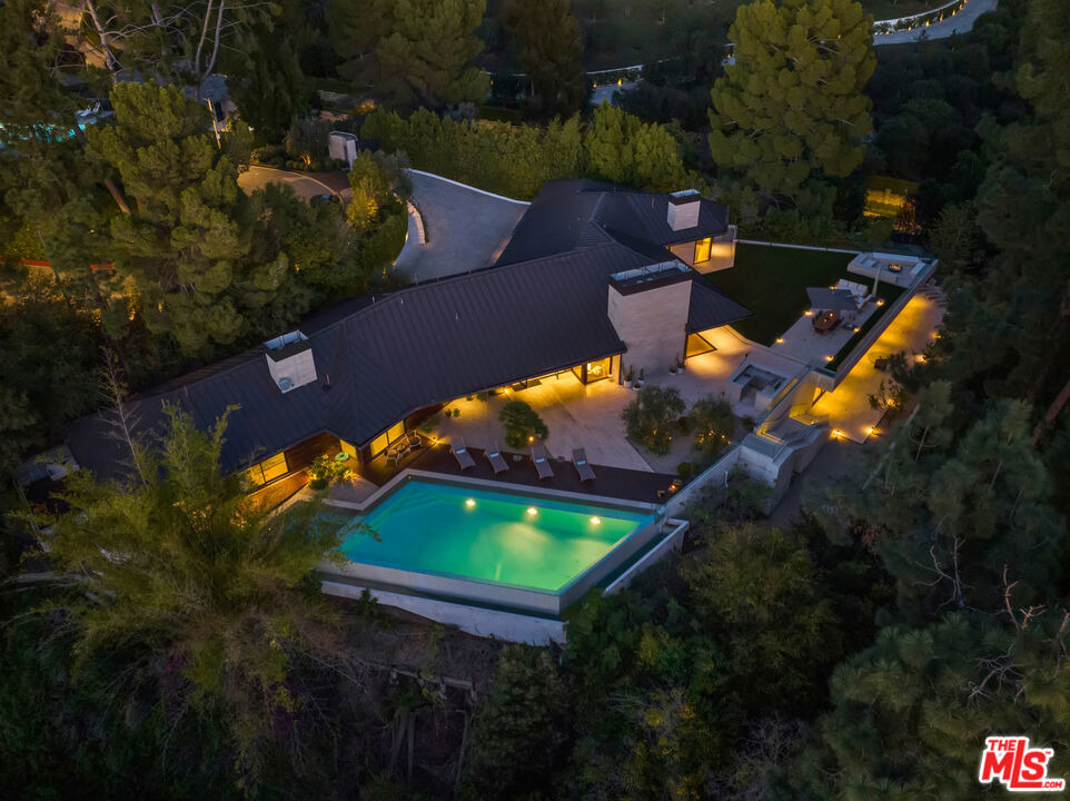 1120 El Retiro Way - Photo 2
