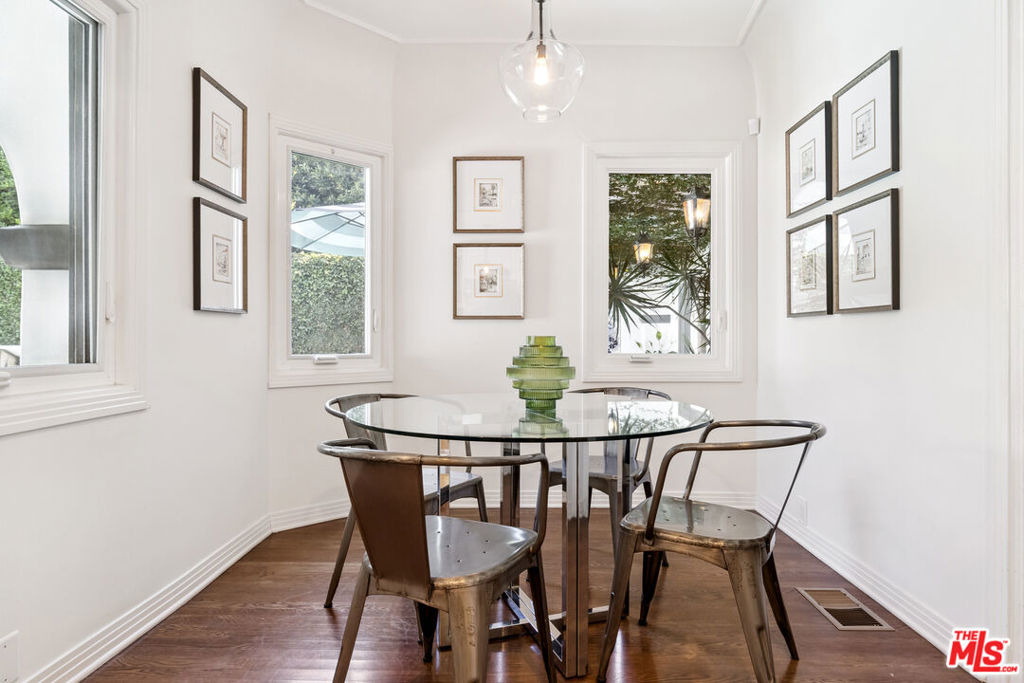 956 S Longwood Avenue - Photo 20