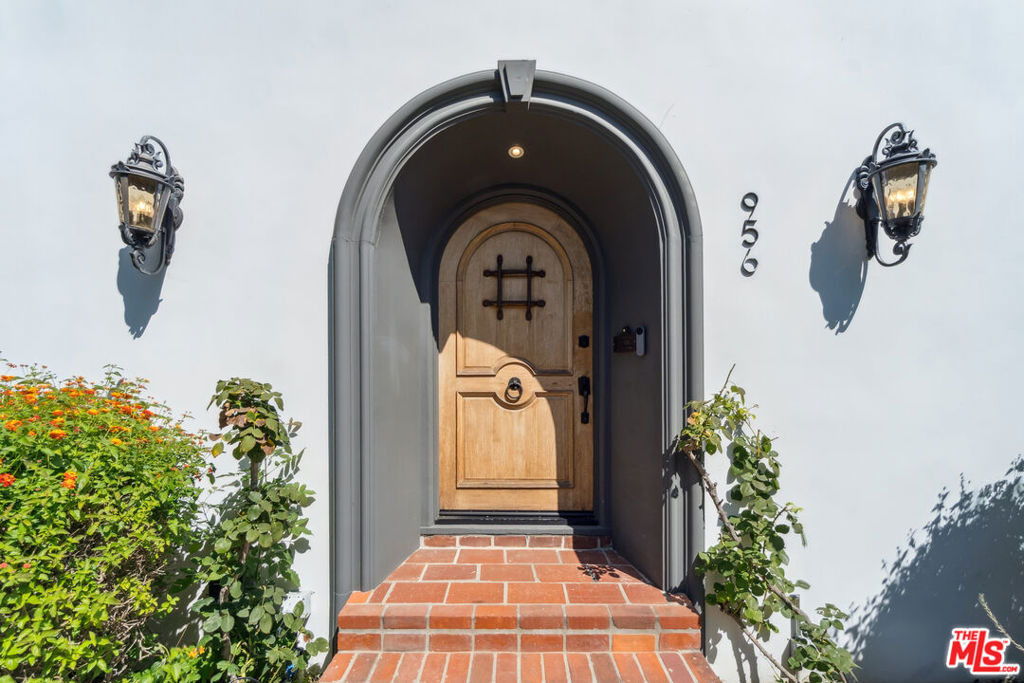 956 S Longwood Avenue - Photo 3