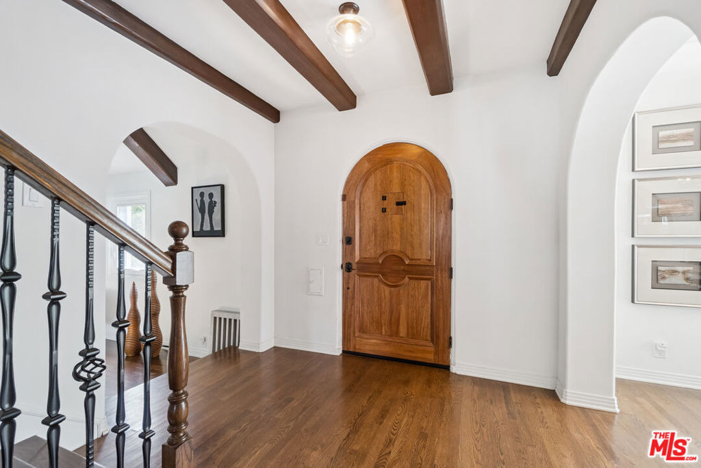 956 S Longwood Avenue - Photo 6