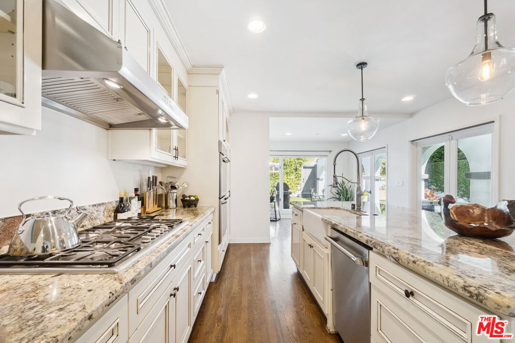 956 S Longwood Avenue - Photo 15