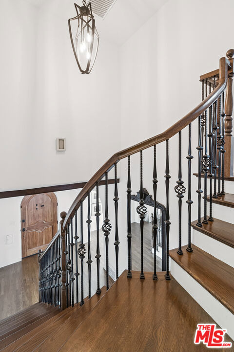 956 S Longwood Avenue - Photo 22