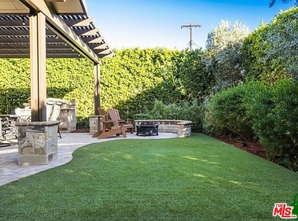 17032 Cantlay Street - Photo 2