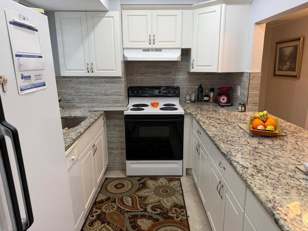 701 Lori Drive - Photo 3