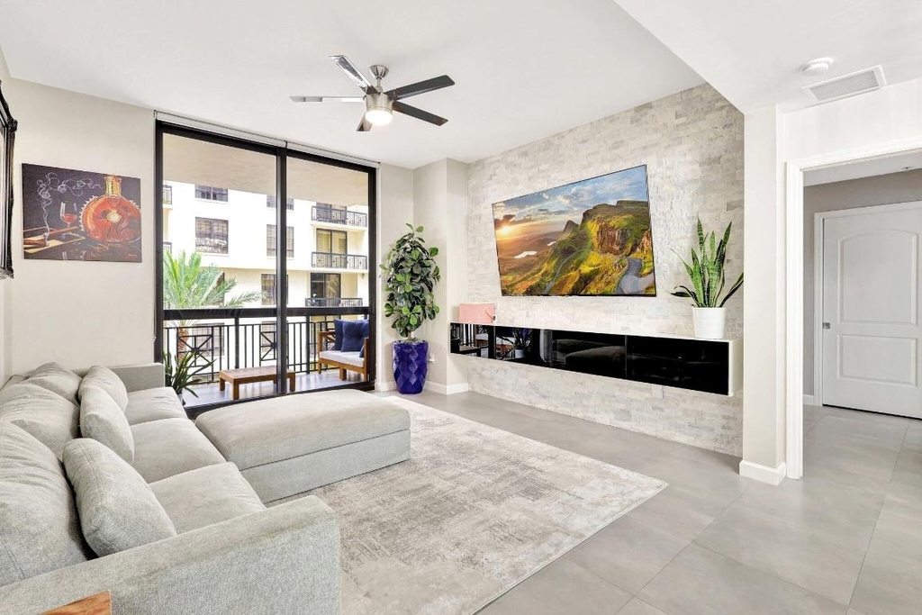 801 S Olive Avenue - Photo 1