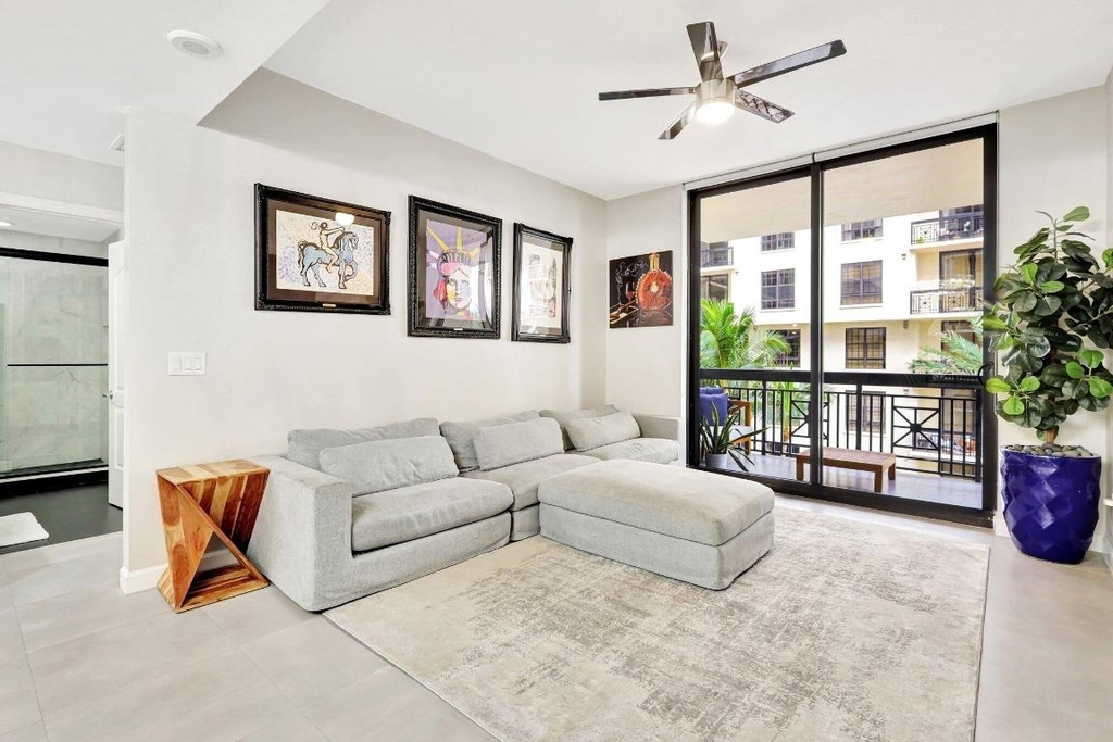 801 S Olive Avenue - Photo 2
