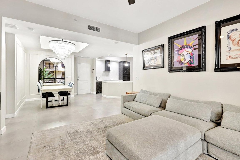 801 S Olive Avenue - Photo 3