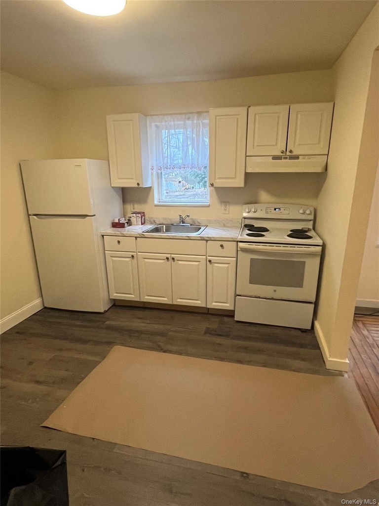 149 Washington Drive - Photo 1