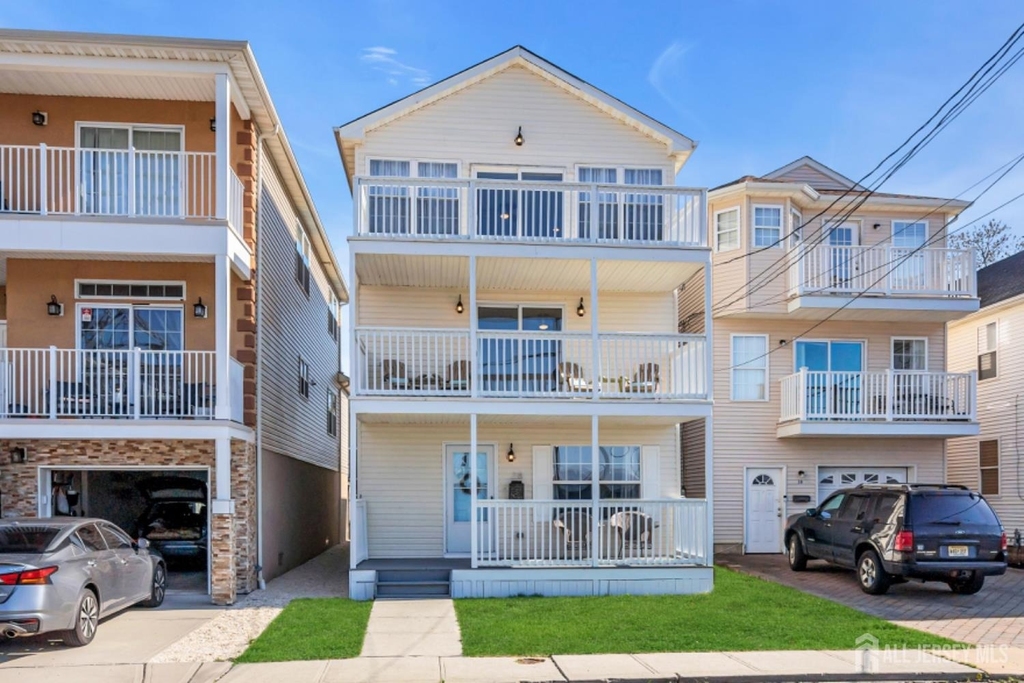 28 Bay Avenue - Photo 0