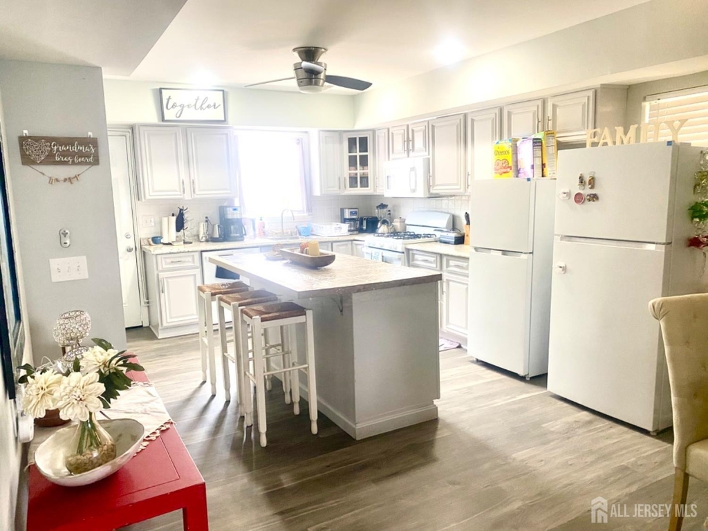 28 Bay Avenue - Photo 1
