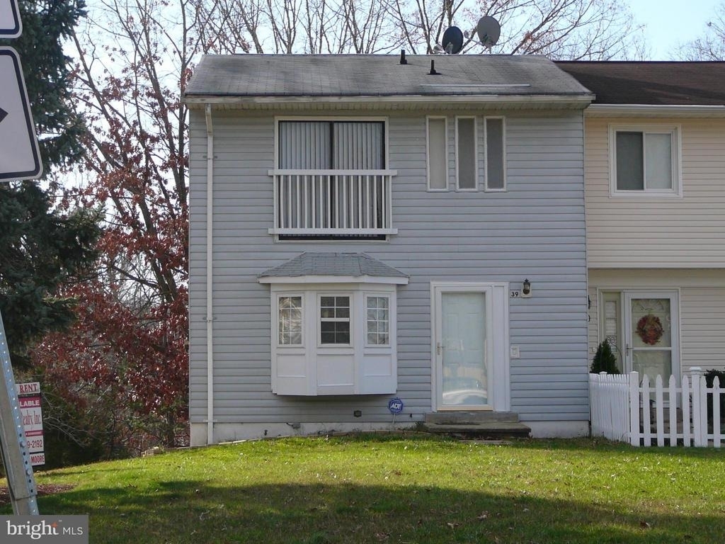 39 Wayside Court - Photo 0