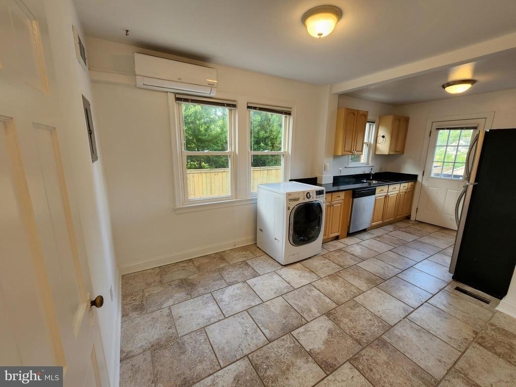 1227 N Utah Street - Photo 0
