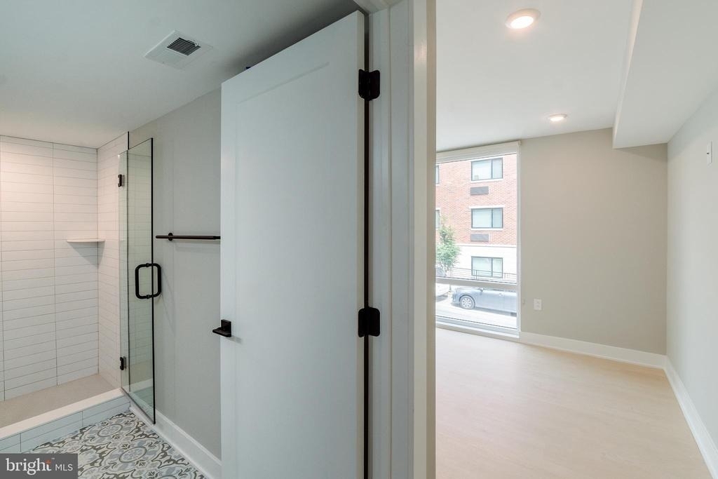 1102 Germantown Avenue - Photo 4