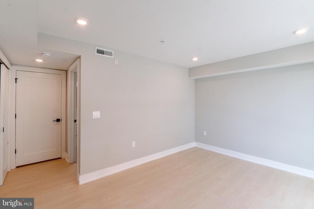 1102 Germantown Avenue - Photo 7