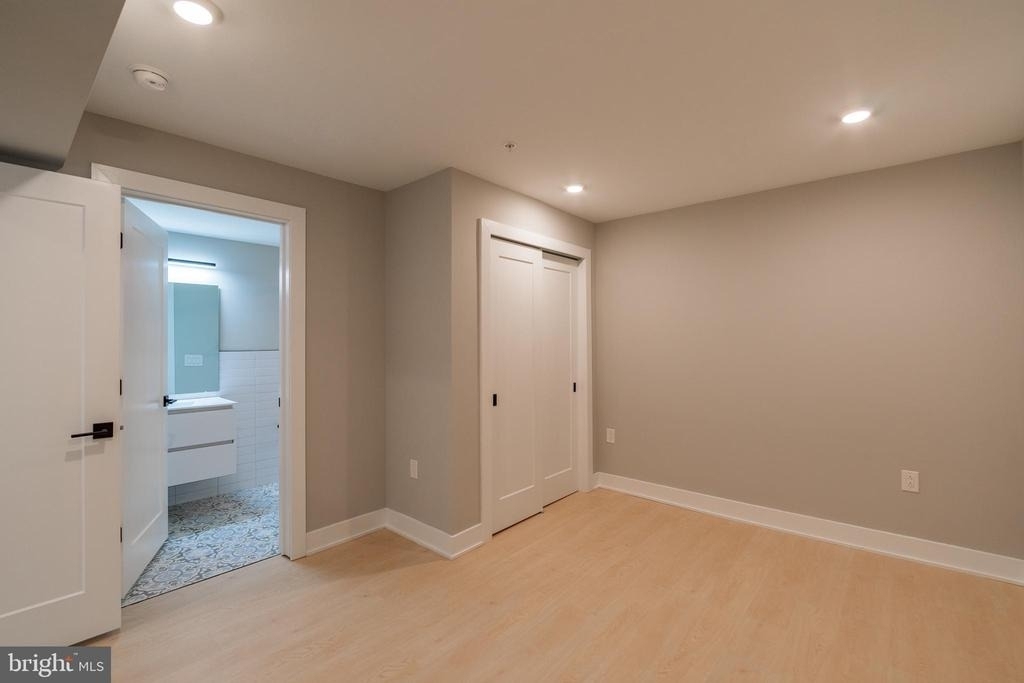 6604 Ridge Avenue - Photo 7