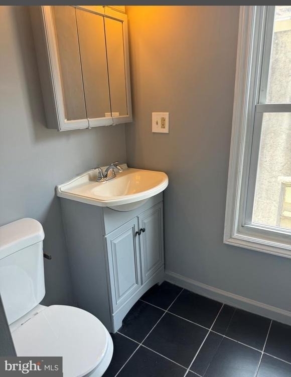 2211 W Tioga Street - Photo 2