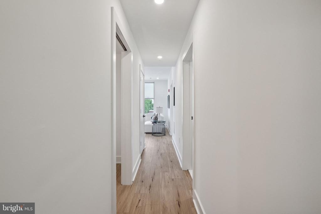 139 W Chelten Avenue - Photo 2