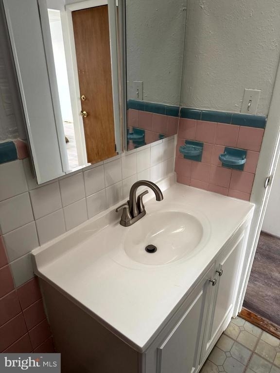 7258 Mansfield Avenue - Photo 7