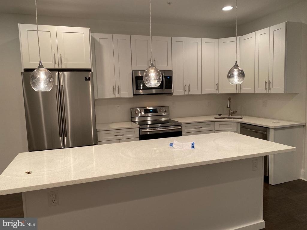 419 N Holly Street - Photo 2