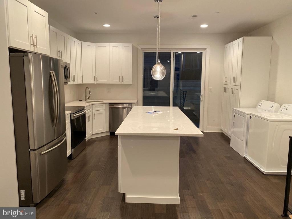 419 N Holly Street - Photo 1