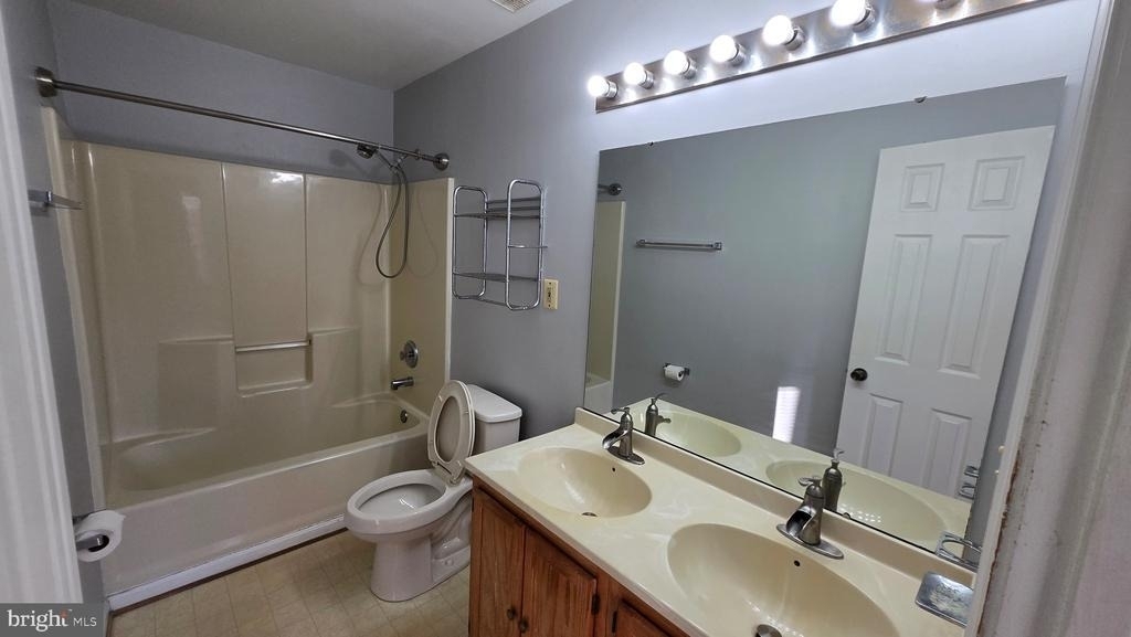 6565 Ronald Road - Photo 8