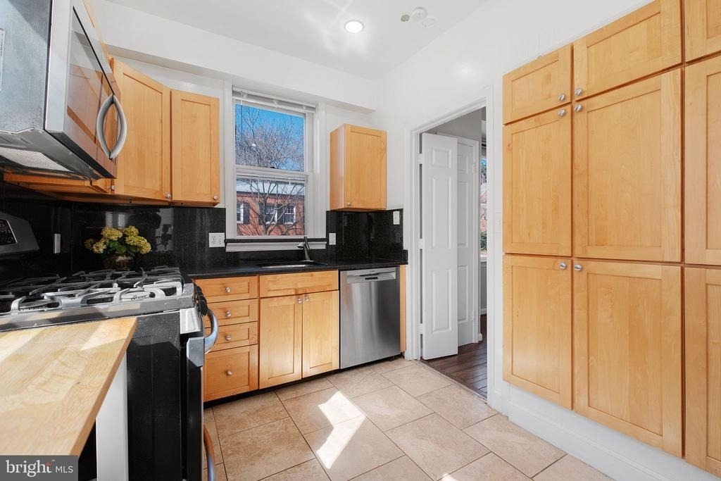 3256 Q Street Nw - Photo 6