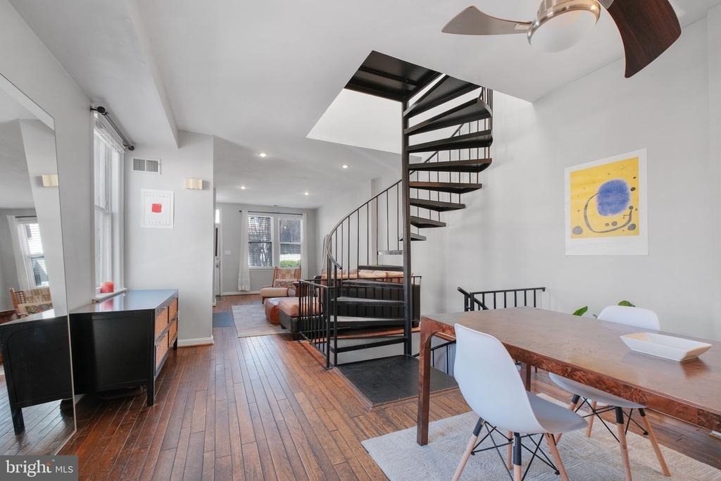 3256 Q Street Nw - Photo 2