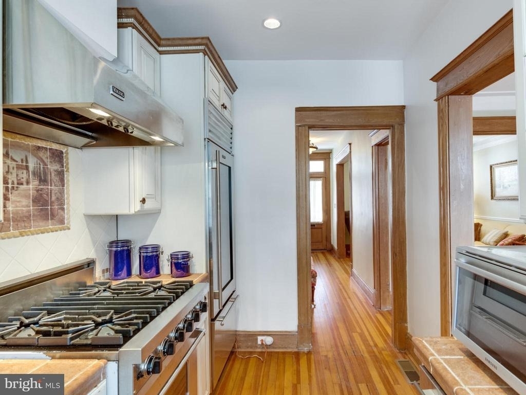 1654 33rd Street Nw - Photo 10